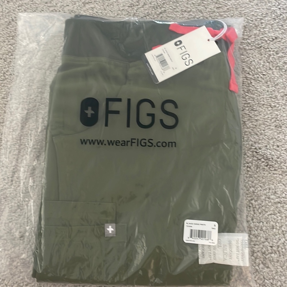 Figs Dark Olive Small Regular Kade Cargo